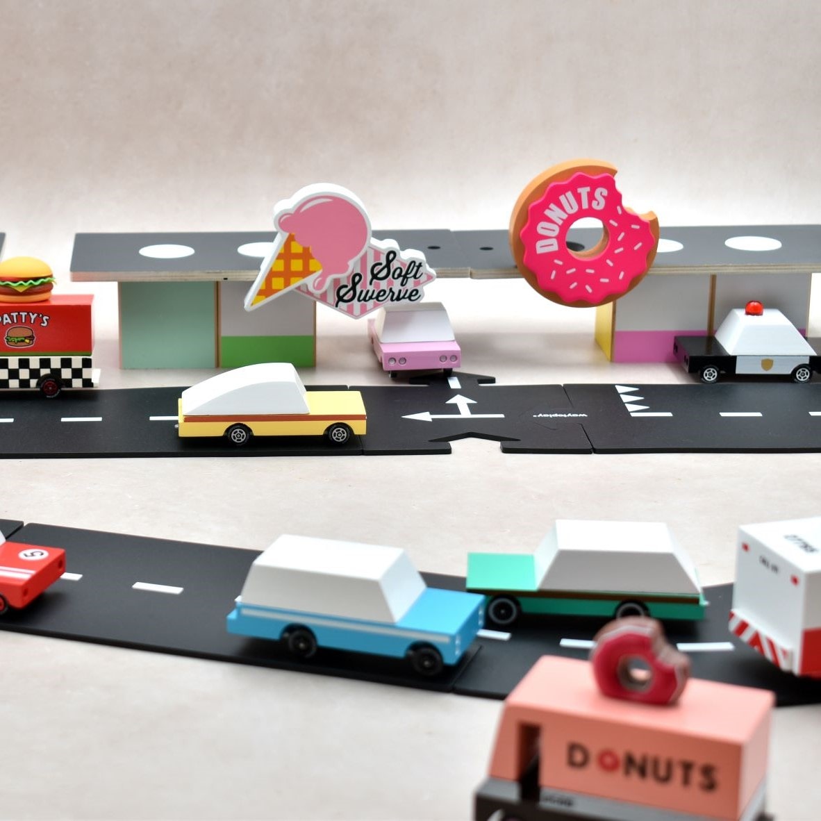 Waytoplay Toys flexibele autobaan King of the Road set met 40 wegdelen