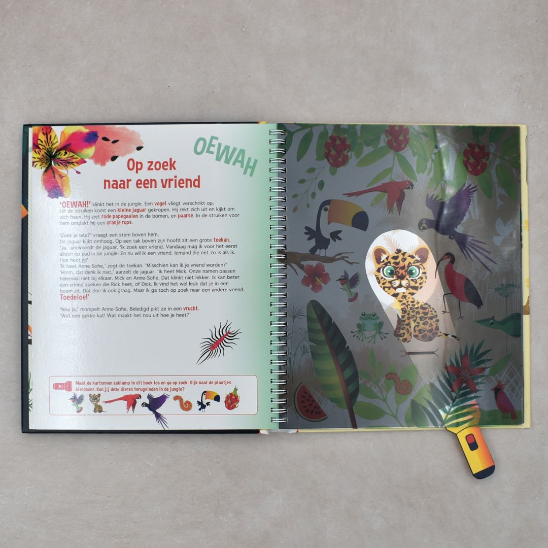 Zaklampboek speuren in de jungle van uitgeverij Lantaarn Publishers