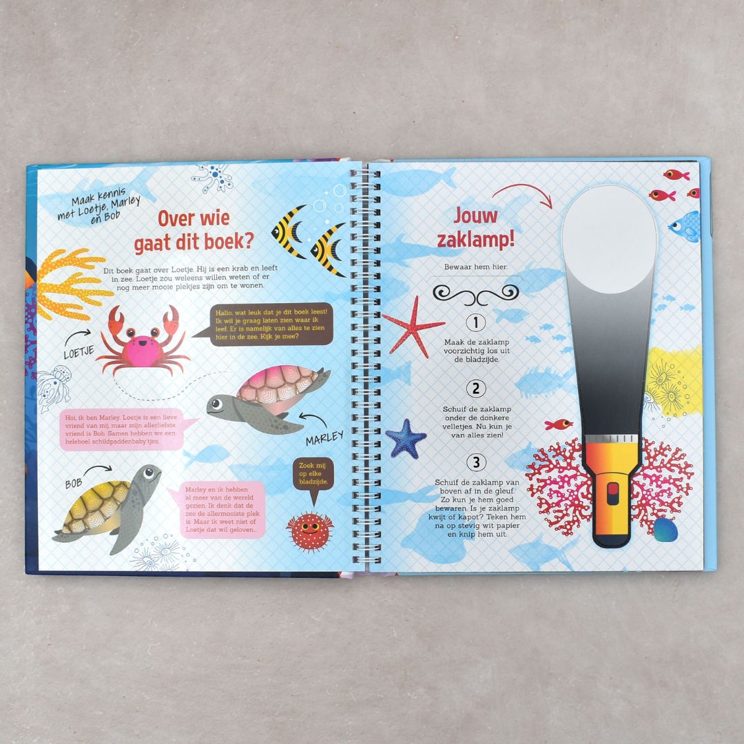 zoekboek met zaklamp speuren in het water naar dieren van uitgeverij lantaarn publishers
