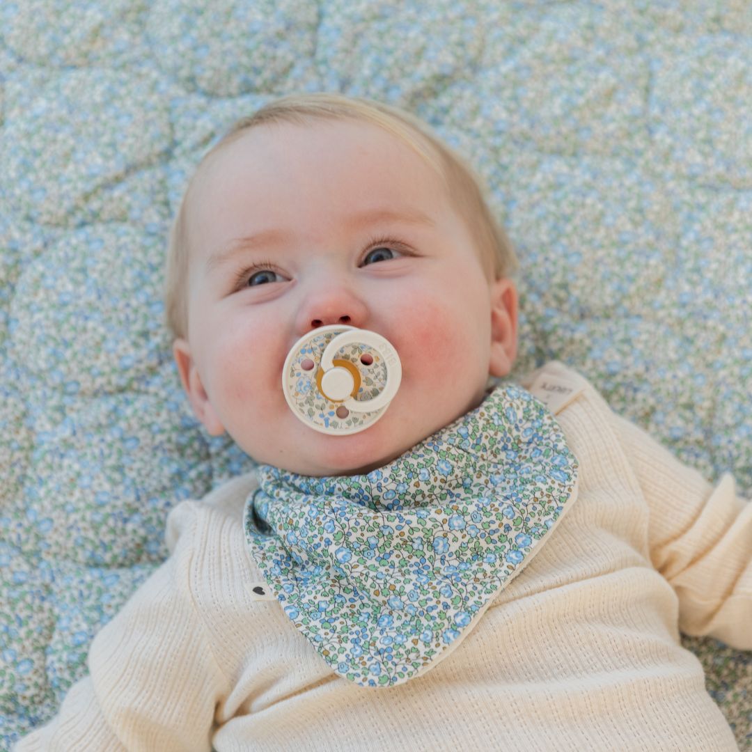 BIBS x Liberty London collectie bij Studio Bambacht met o.a. fopspenen, speenkoorden, speendoosjes, slabbetjes, babydekens en meer