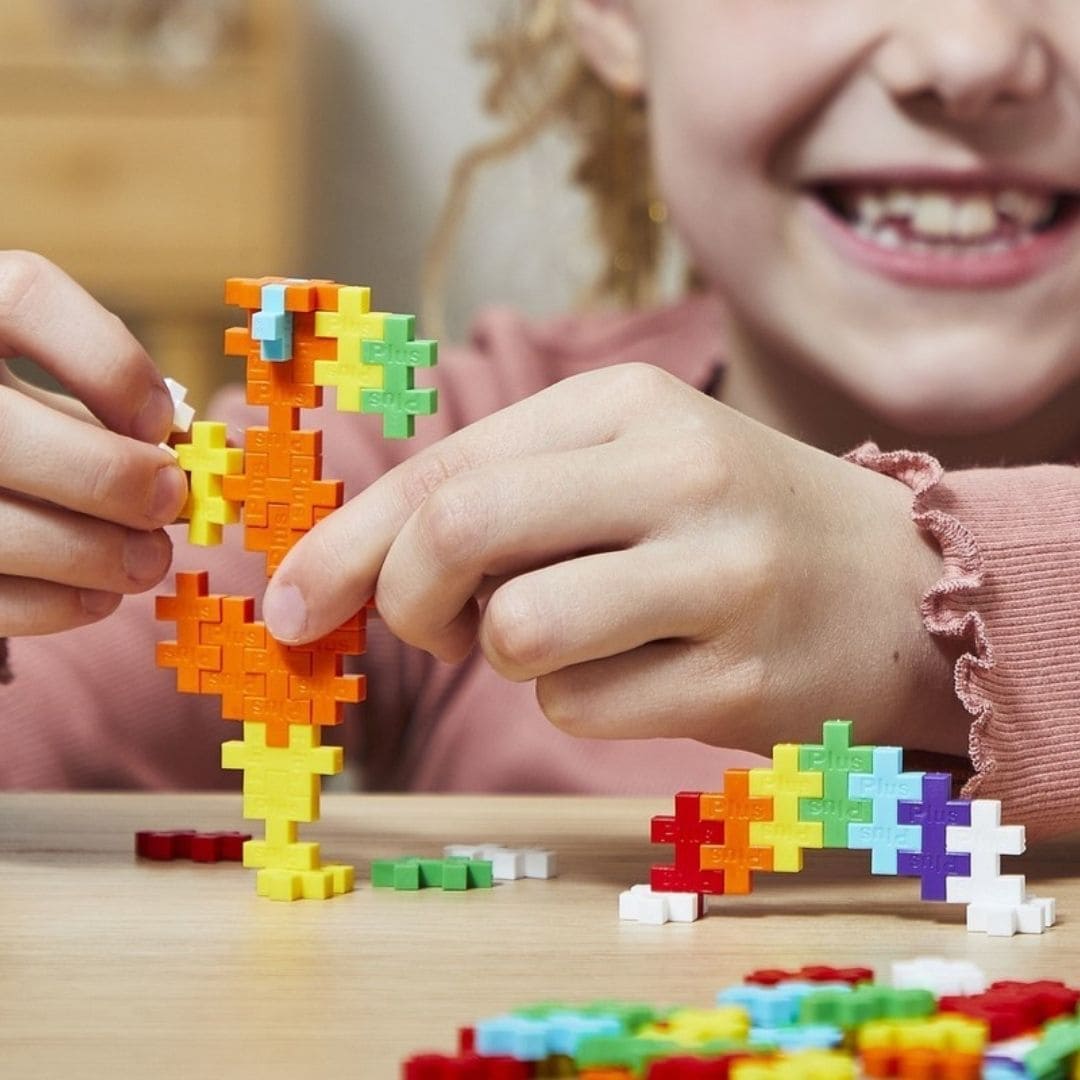 PlusPlus tube met 100 onderdelen constructie speelgoed in regenboog kleuren 