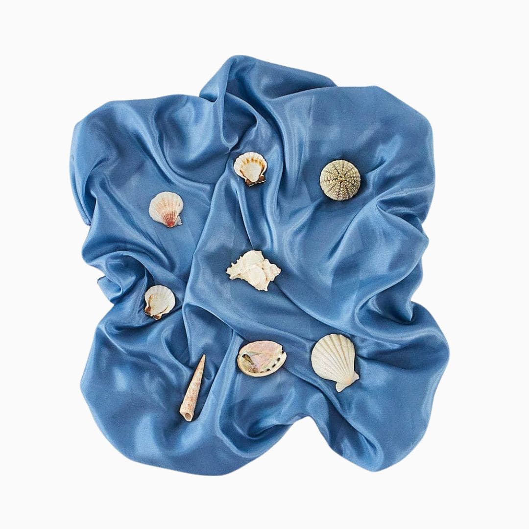 Sarah sales speelzijde doek in de kleur whale blauw grijs