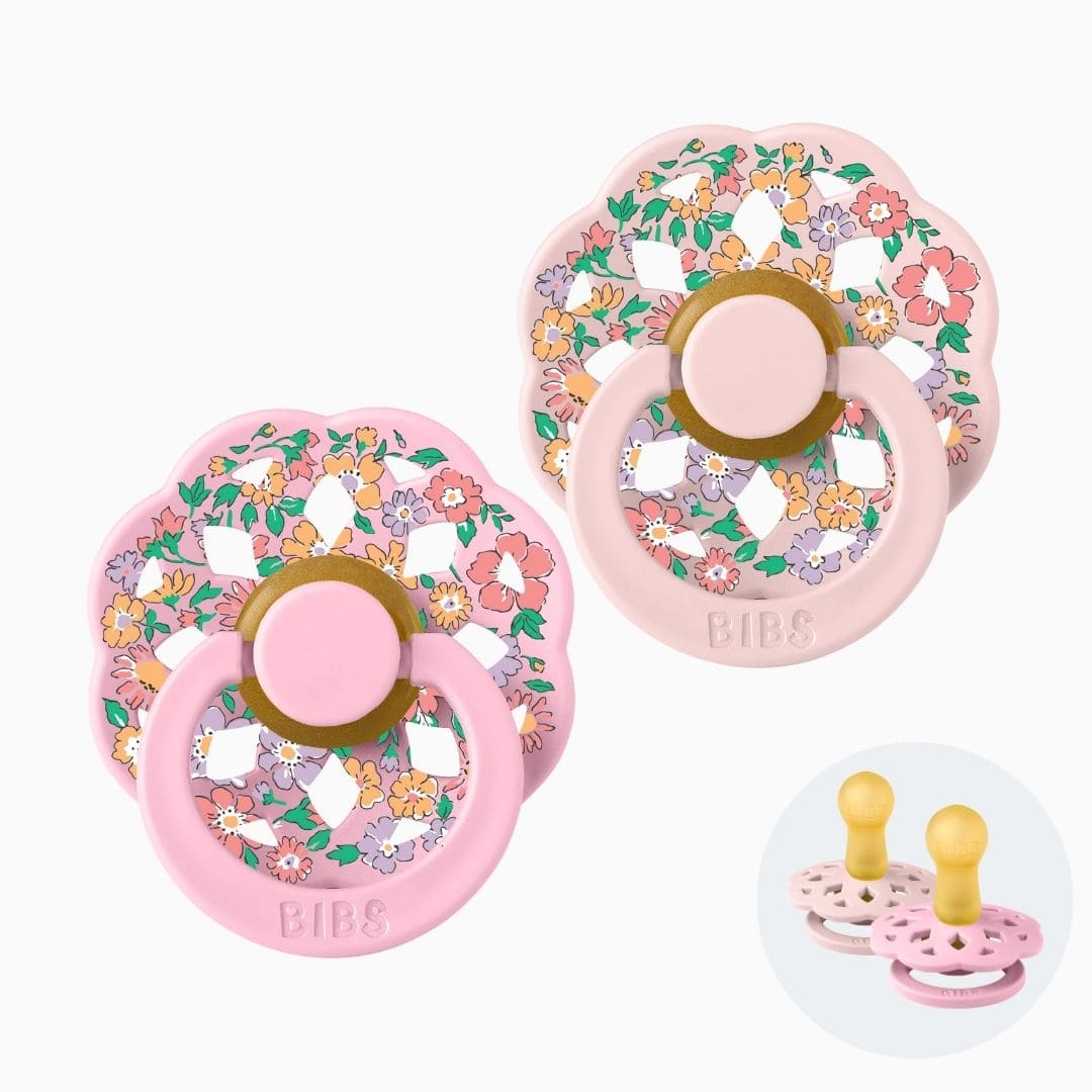 BIBS Boheme fopspeen met ronde speen van latex in de kleuren baby pink en blossom met Liberty bloemenprint oscar meadow