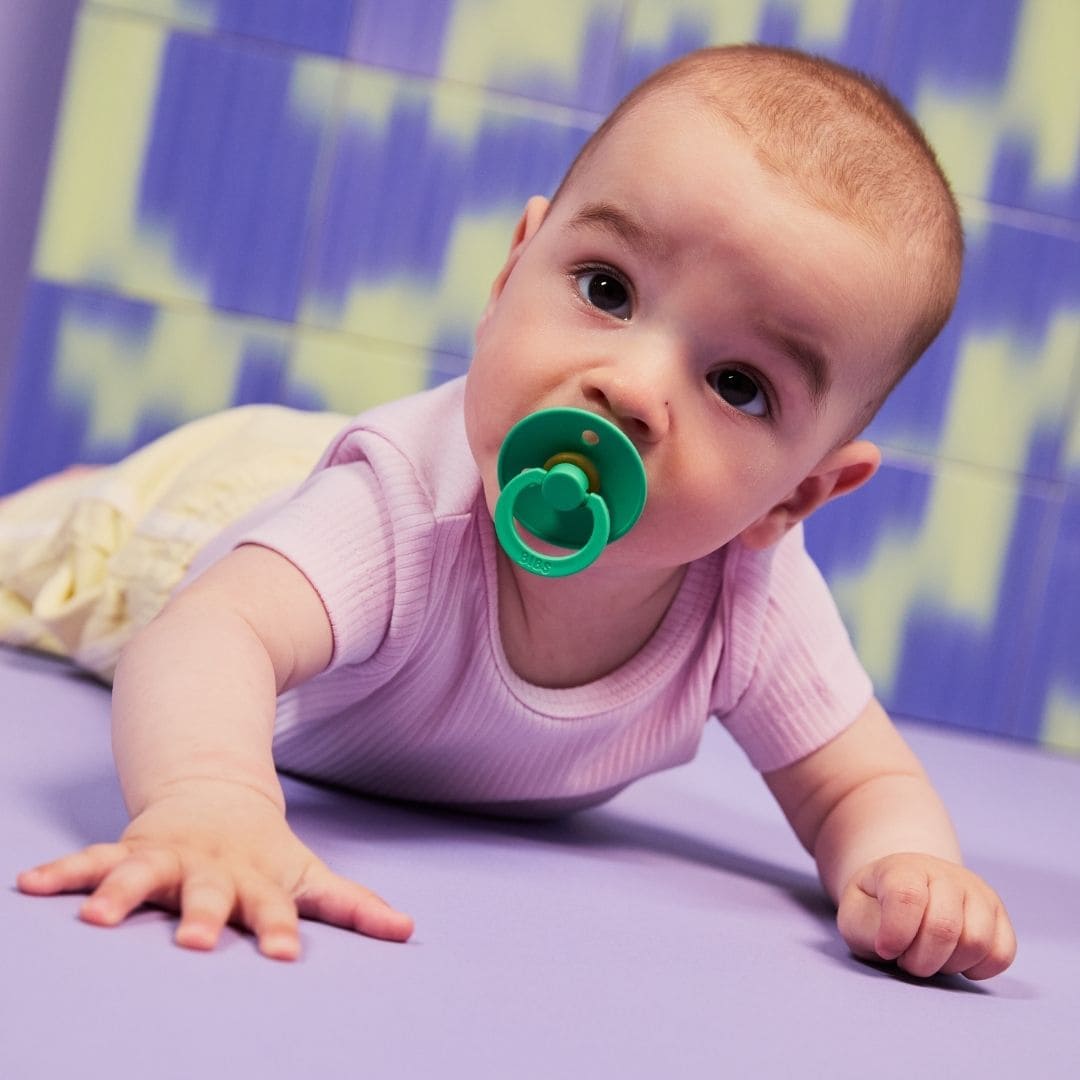 BIBS dental fopspeen met anatomisch speen van latex in de groene kleuren matcha en cactus