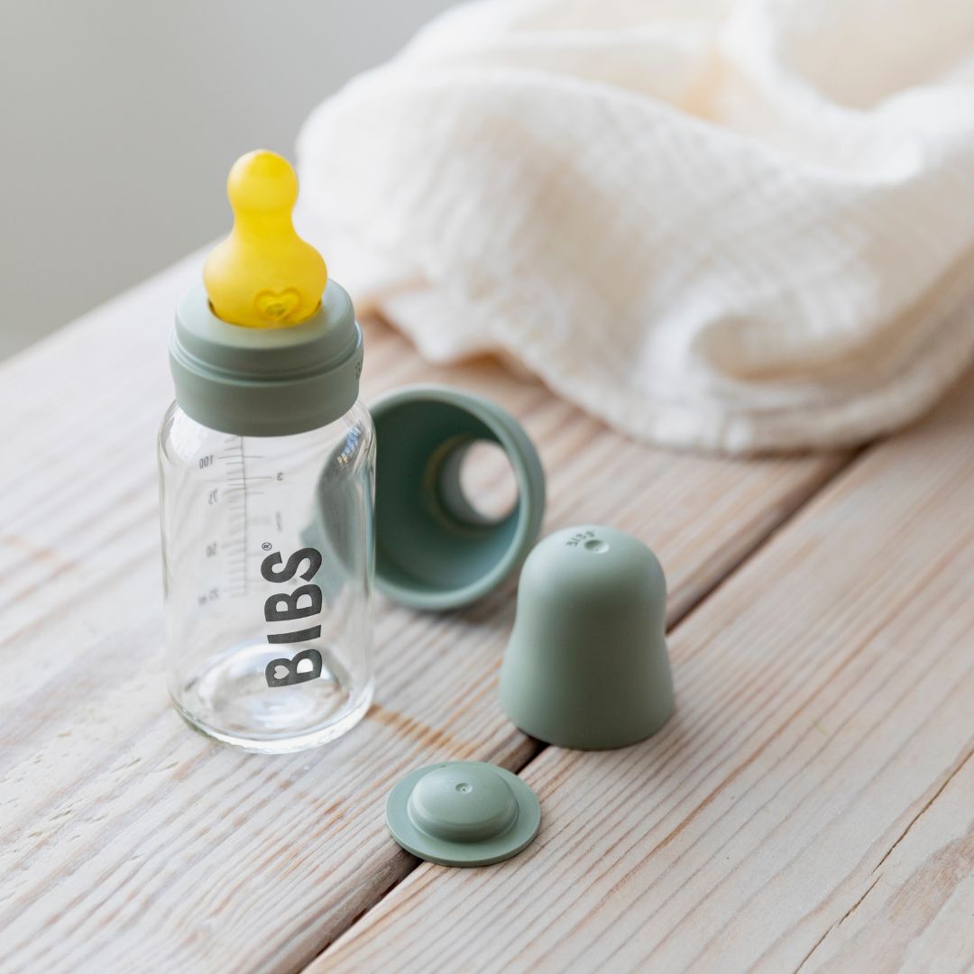 BIBS glazen baby fles 100ML met ronde speen van 100% natuurlijke rubber latex in de kleur sage oud groen