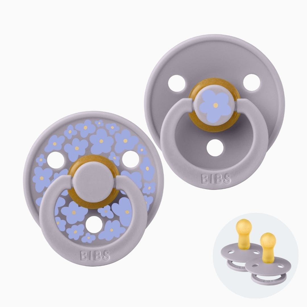 BIBS fopspeen Studio Collection Jasmine met ronde speen van natuurrubber in de kleur vergrijsd paars