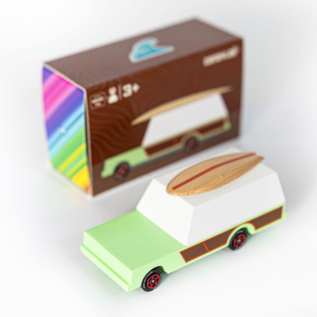 Candylab speelgoedauto met surfboard