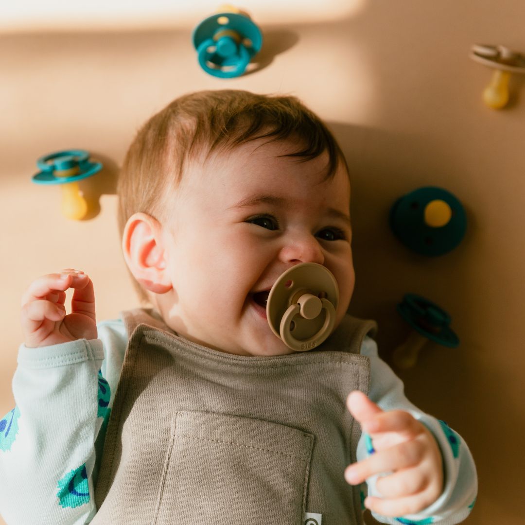 BIBS Colour rondvormige speen in de kleur Taupe