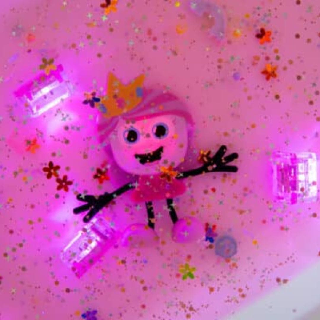 Glo Pals character Prinses Ida badspeeltjemet lichtgevende blokjes in de kleur roze
