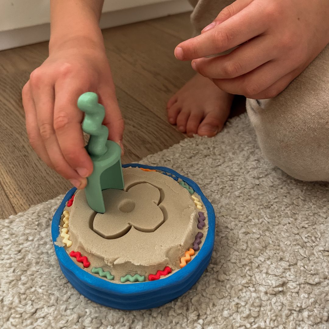 Grennn speelschep klein waves in de kleur regenboog groen