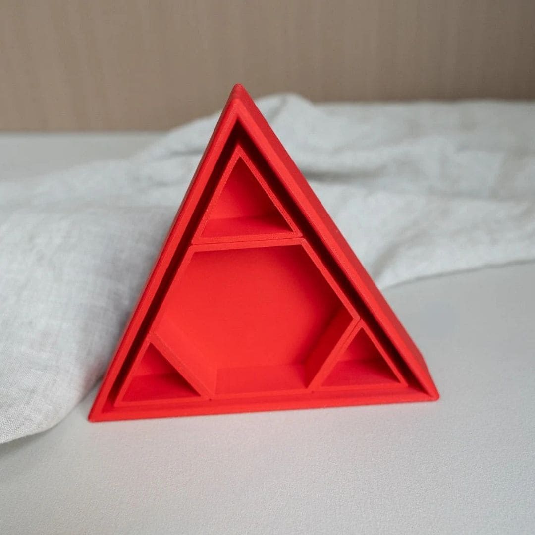 Grennn mandigo inlegdriehoek speelbak in de kleur rood