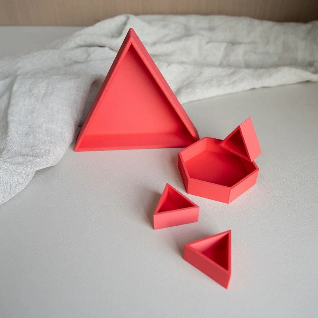 Grennn speelbak mandigo inlegdriehoek in de pastelkleur lichtrood