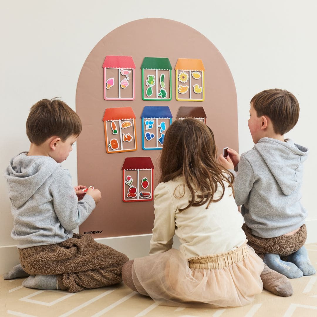 Kinderly magnetisch behang muursticker in de kleur mocha bruin