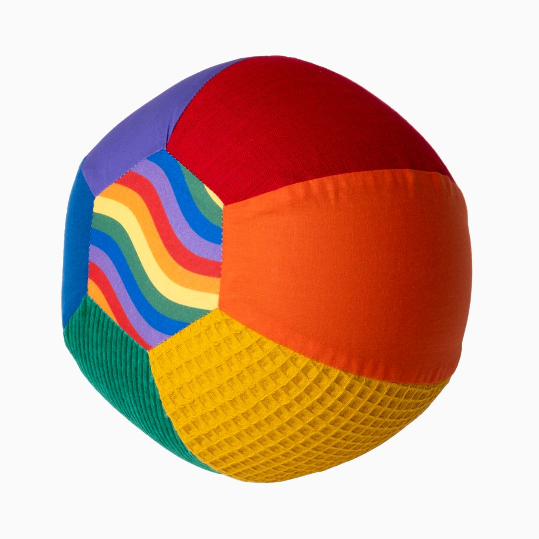 Little Botanic Label ballonbal van stof in regenboogkleuren