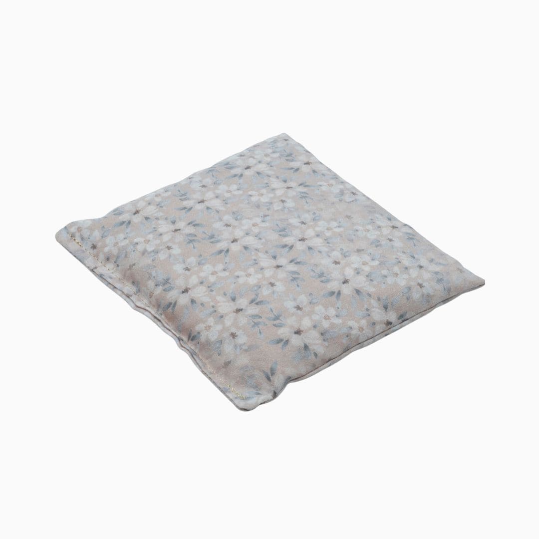 sensorische pittenzakje van Little Botanic Label aquarel flowers