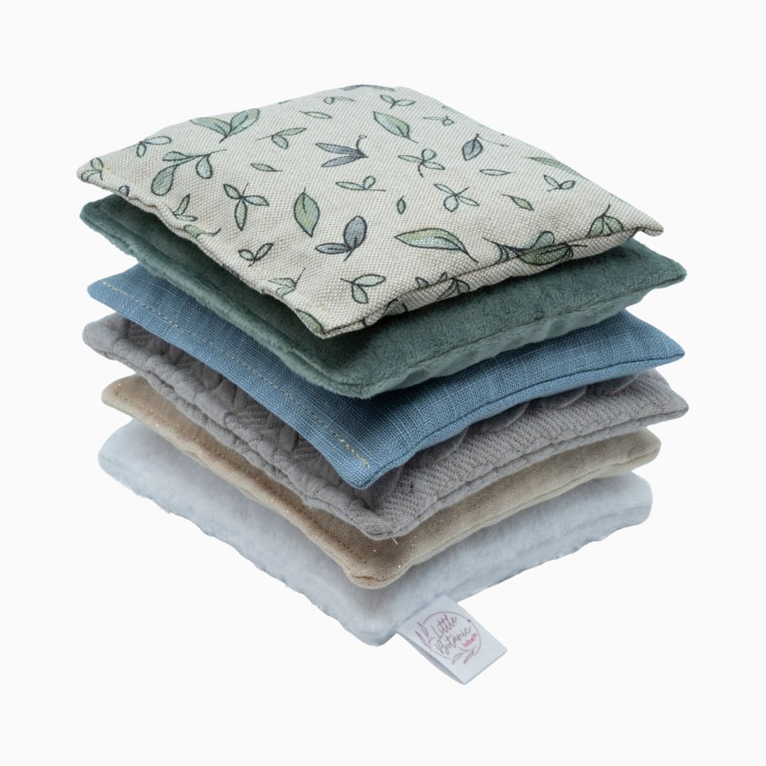 Set van zes sensorische pittenzakjes van Little Botanic label in thema jeans
