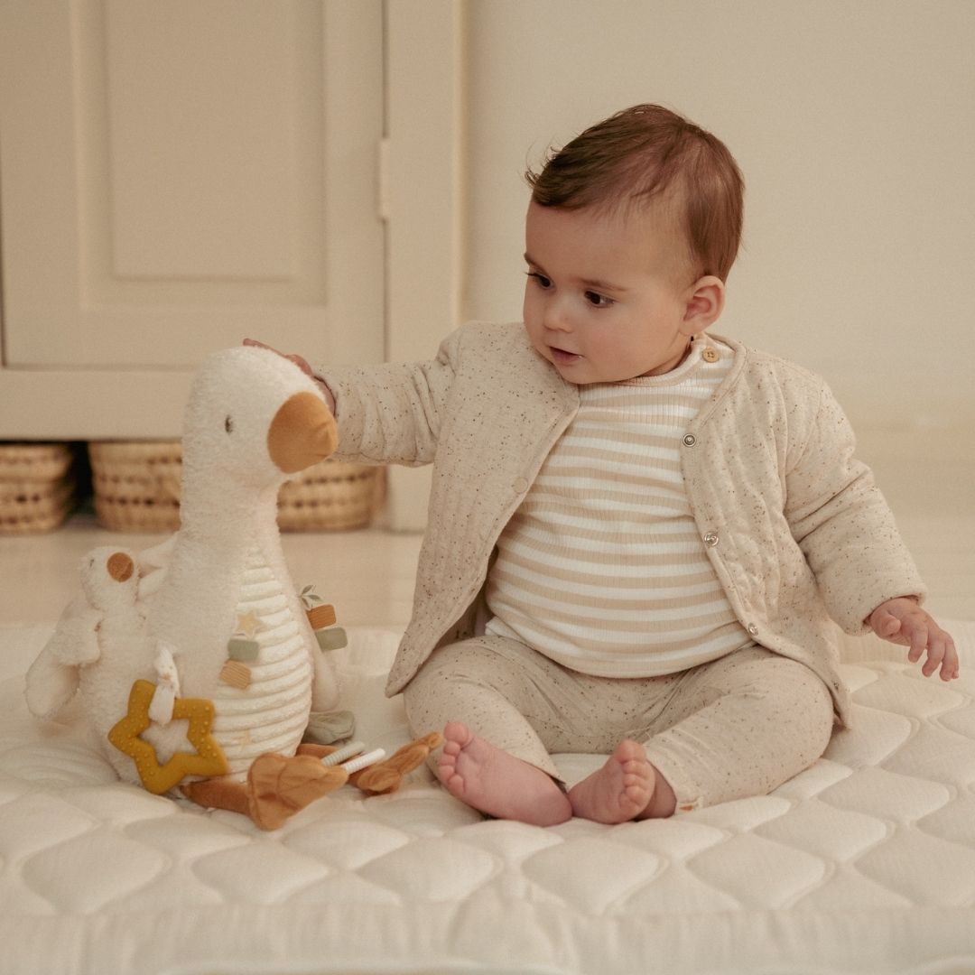 Little Dutch activiteiteinknuffel gans uit de collectie van Little Goose
