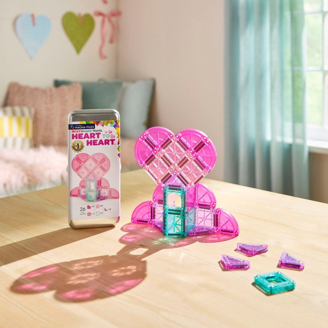 Magna-tiles travelset heart to heart mini magnetische tegels waarmee je o.a. een hartje kan maken