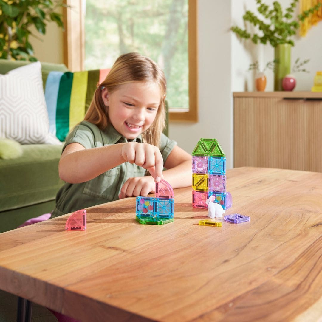 Magna tiles travel set met kleine magnetische tegels in een opbergblik in het thema voorjaar Spring Garden