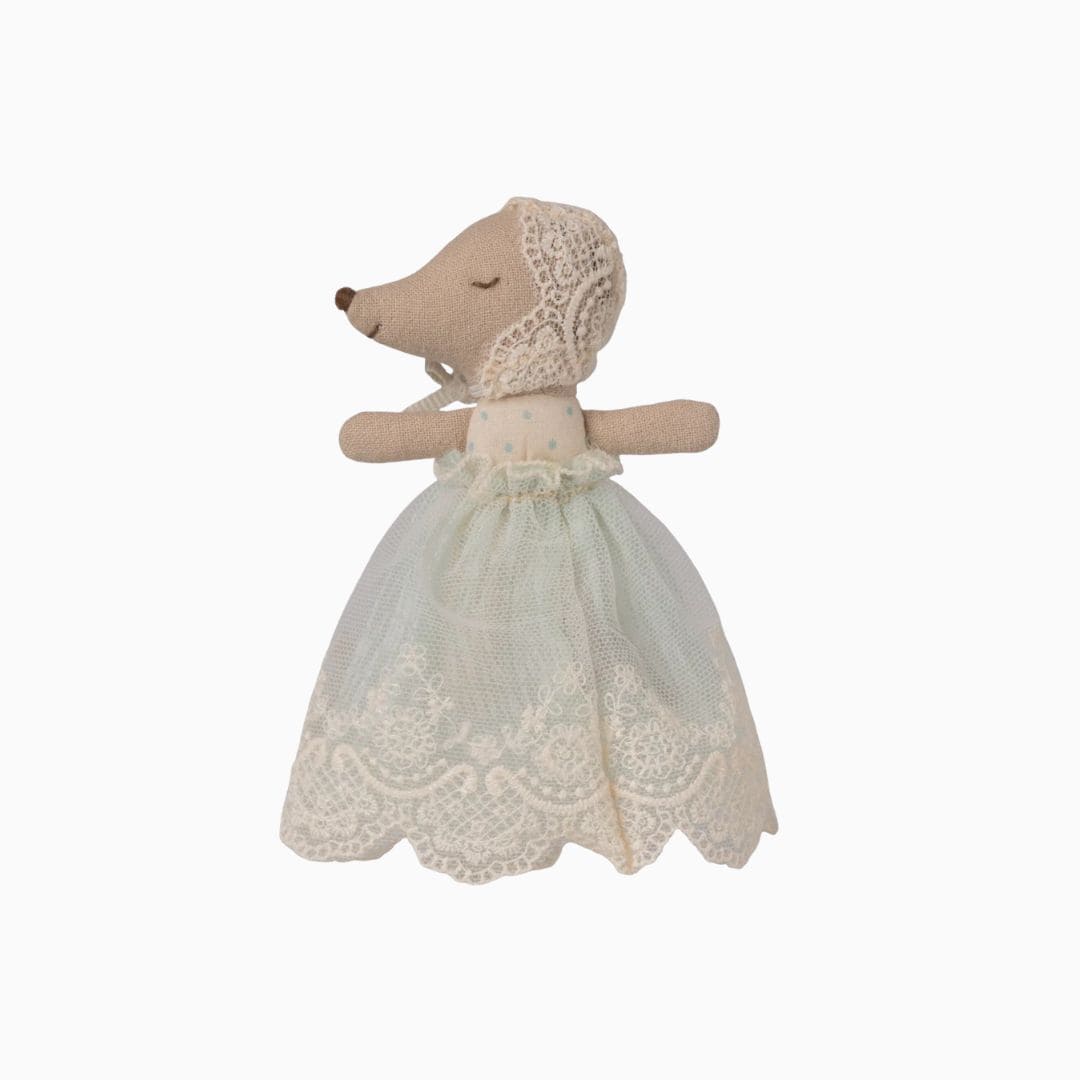 Maileg babymuis in doopjurk in de kleur mint