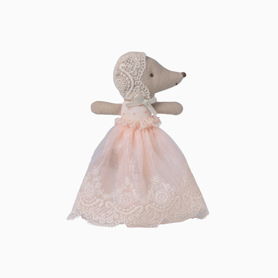 Maileg babymuis in doopjurk in de roze kleur powder