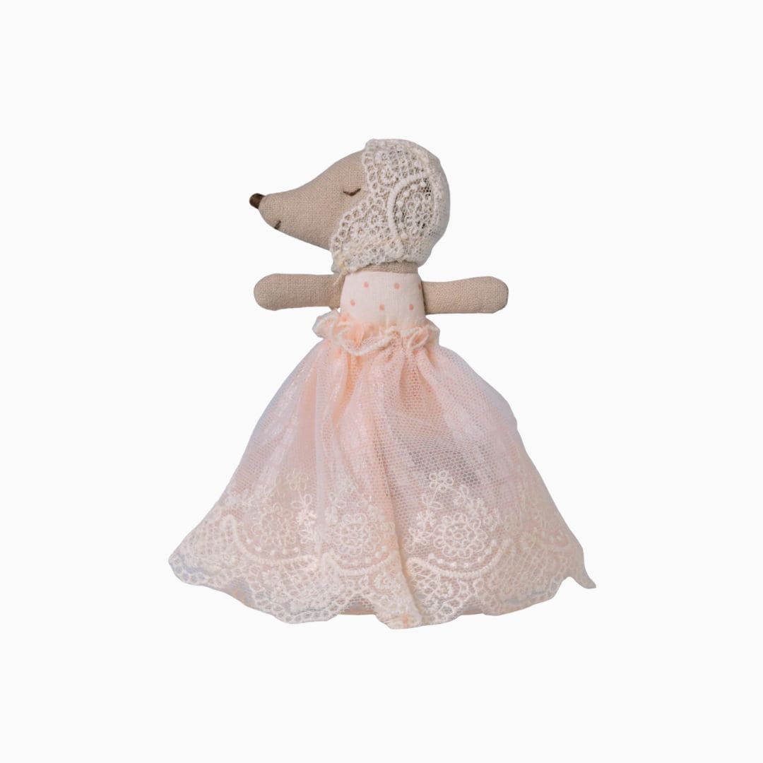 Maileg babymuis in doopjurk in de roze kleur powder
