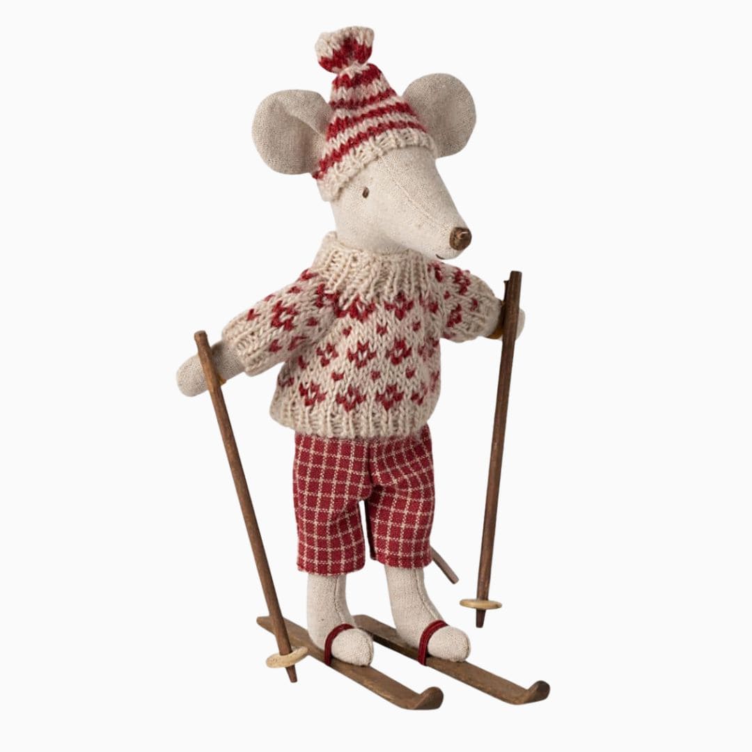 Maileg mama winter muis met ski set - rood