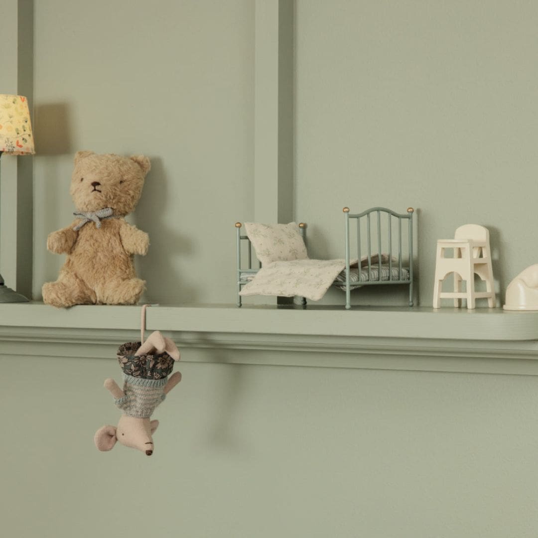 Maileg metalen bed in de kleur mintgroen