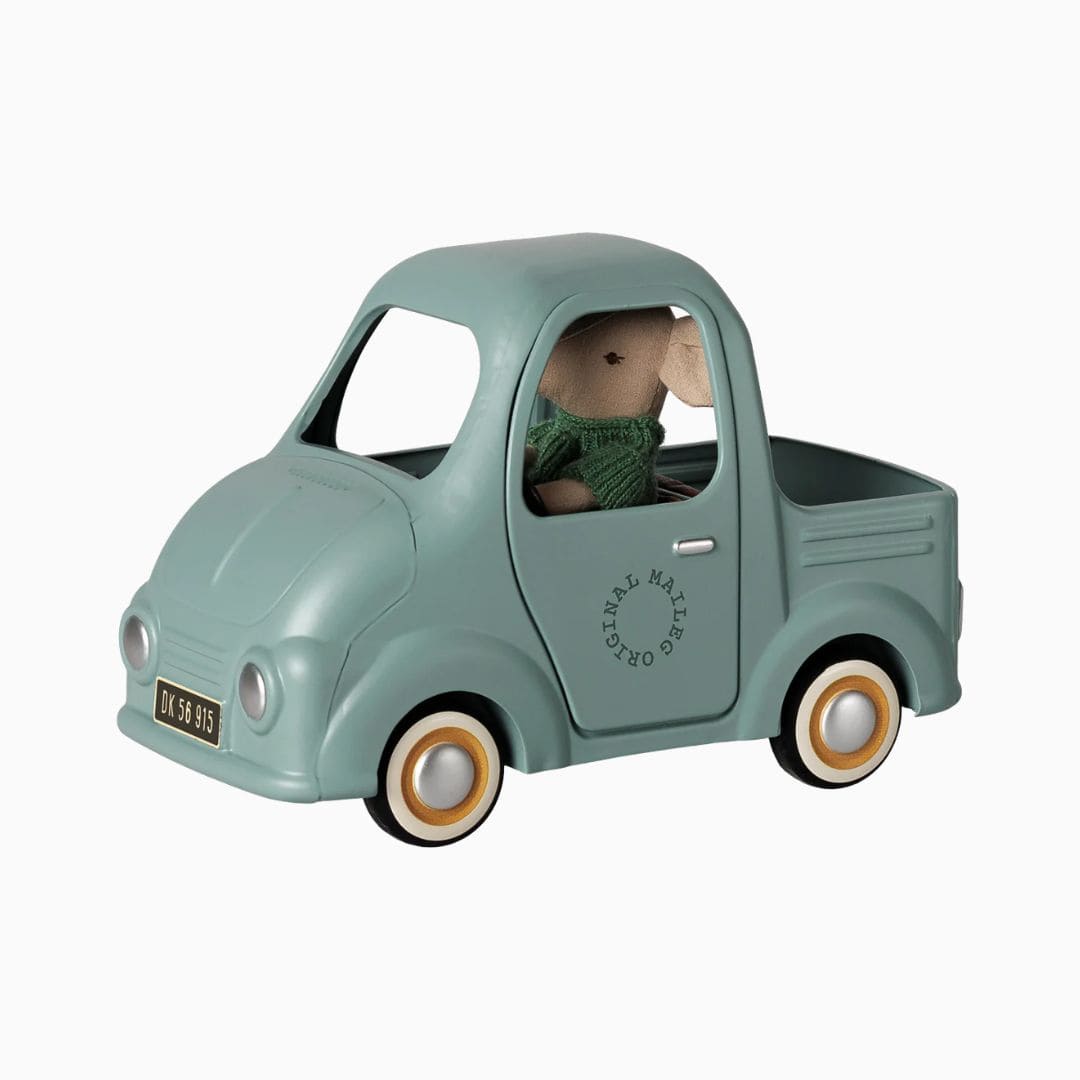Maileg muizen auto in een vintage blauwe kleur