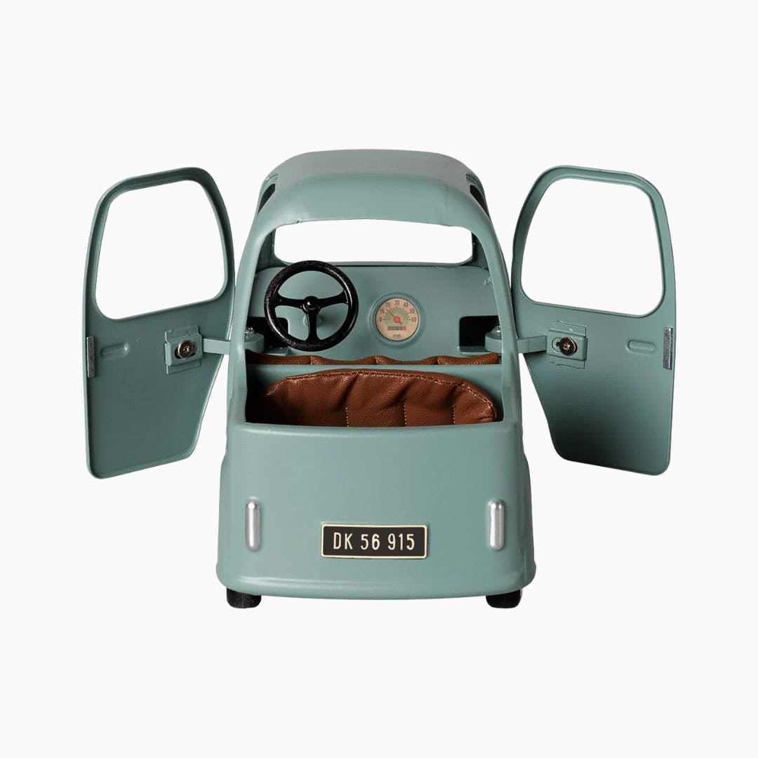 Maileg muizen auto in een vintage blauwe kleur