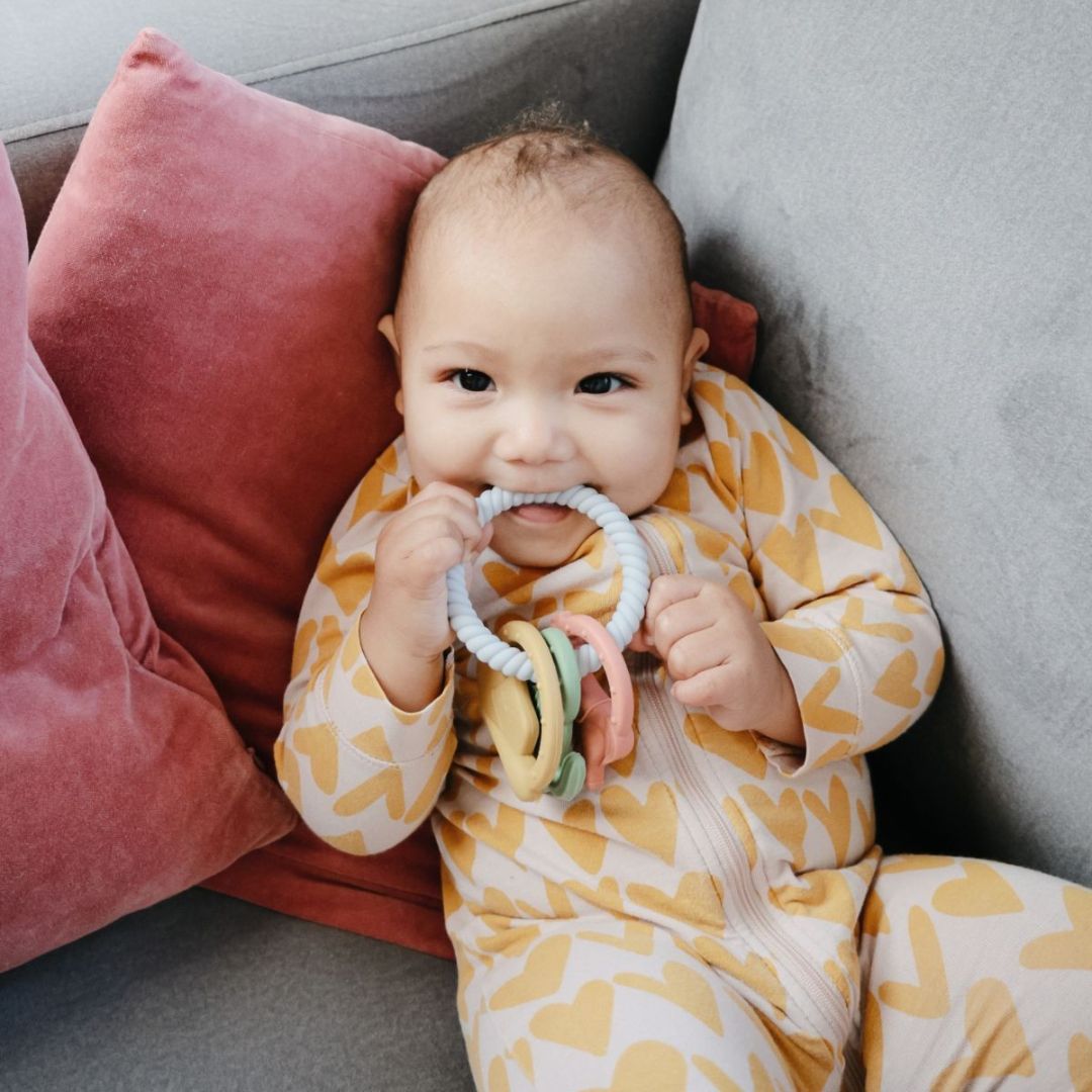 Mushie bijtring van siliconen in cowboy thema