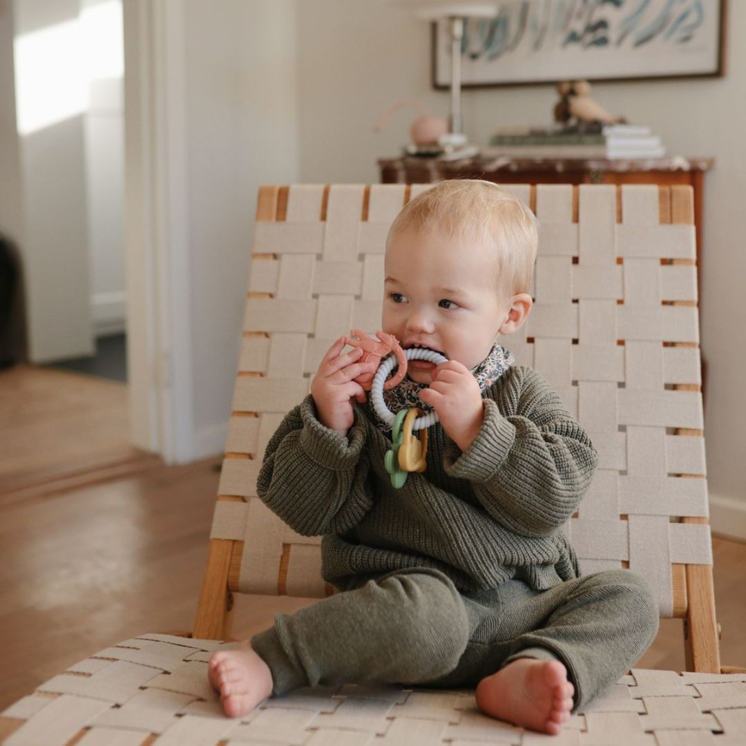 Mushie bijtring van siliconen in cowboy thema