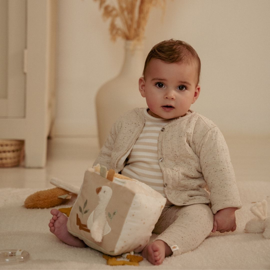 Little Dutch activiteitenkubus uit de collectie Newborn Naturals