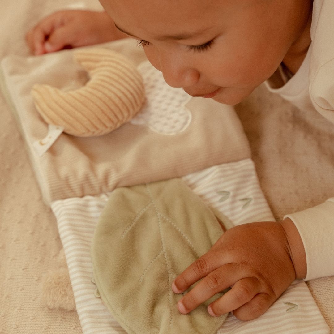 Little Dutch activiteitenboekje uit de collectie Newborn Naturals