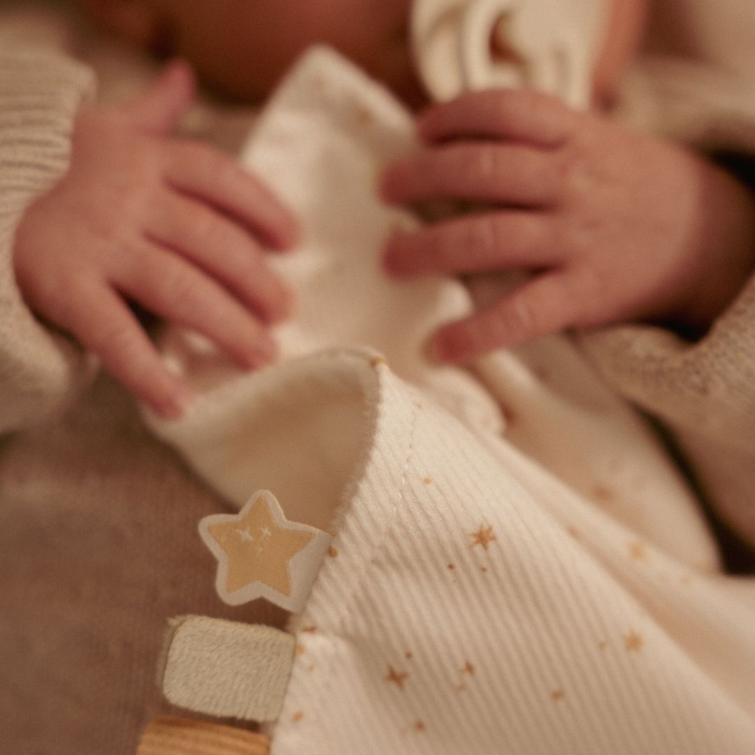 Little Dutch knuffeldoekje met bijtring uit de collectie Newborn Naturals