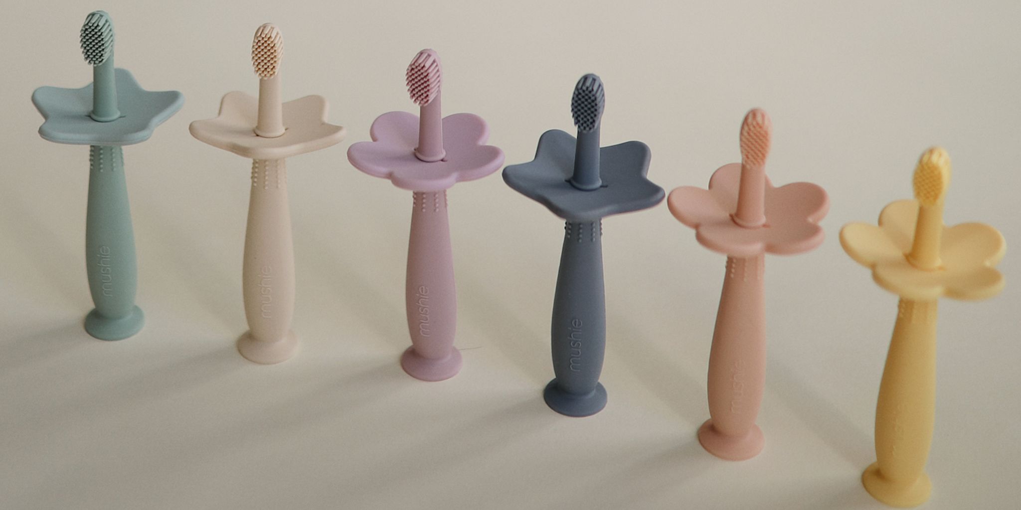 Siliconen oefentandenborstels voor je baby en dreumes bij Studio Bambacht