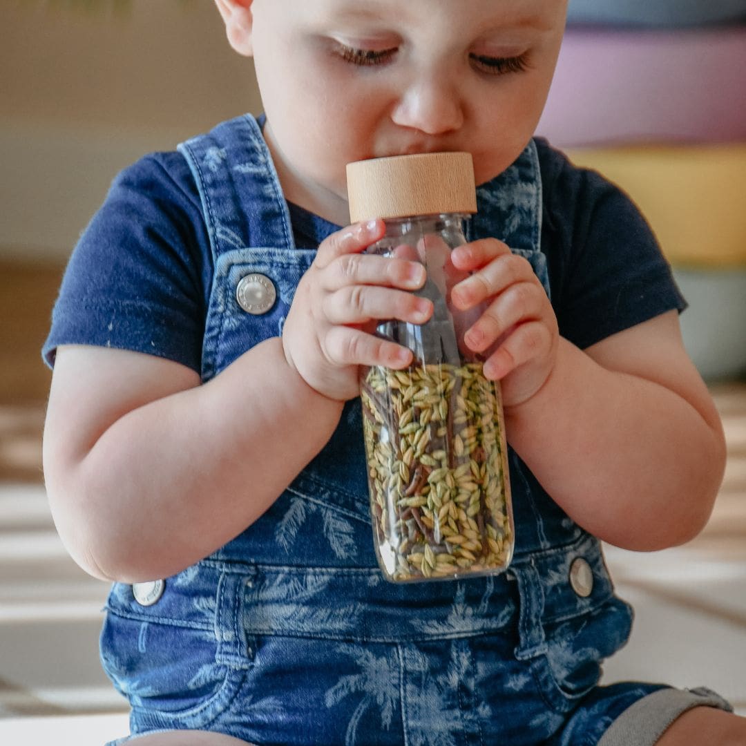 Petit Boum sensory bottle sensorische fles met jungle dieren