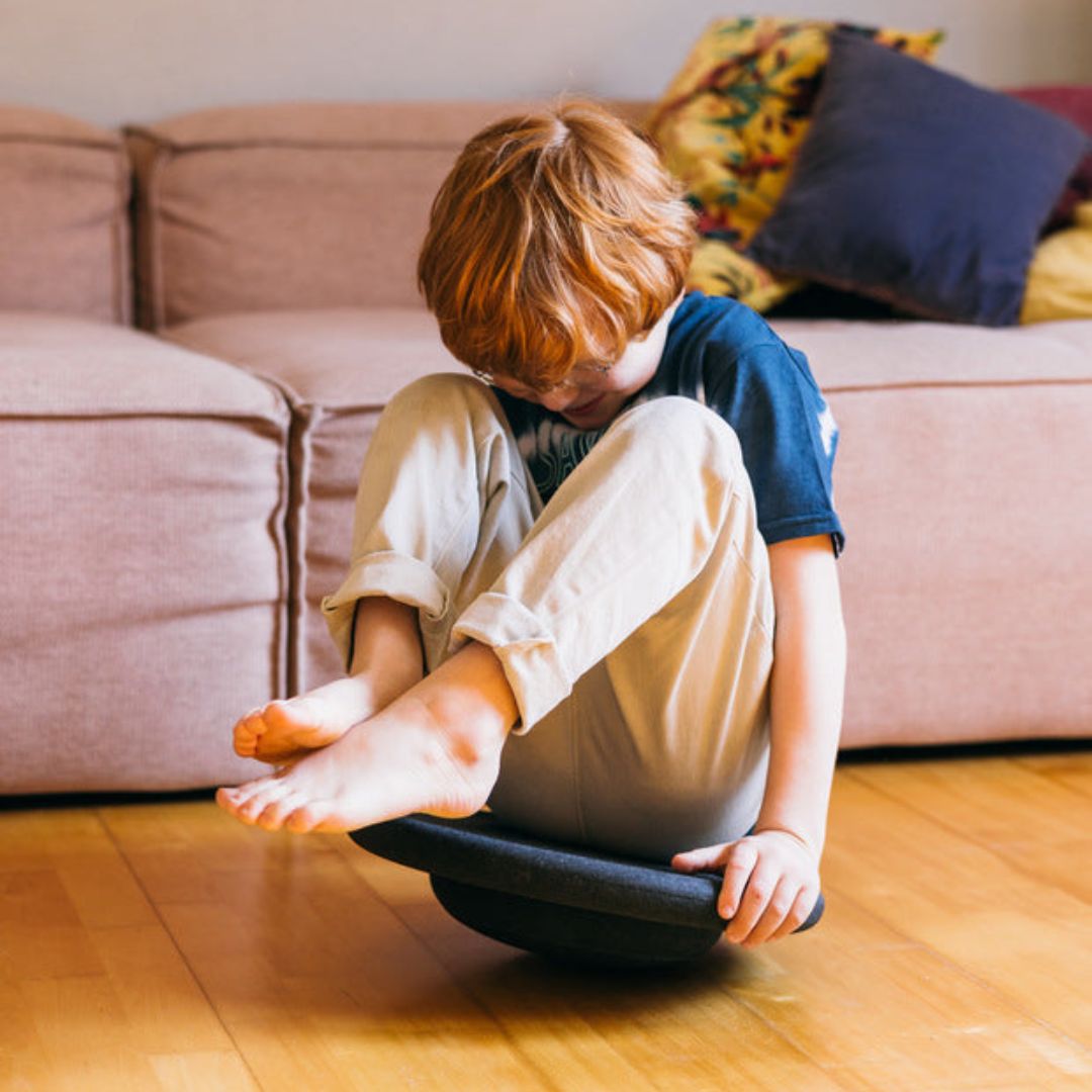Stapelstein balance board in de kleur zwart