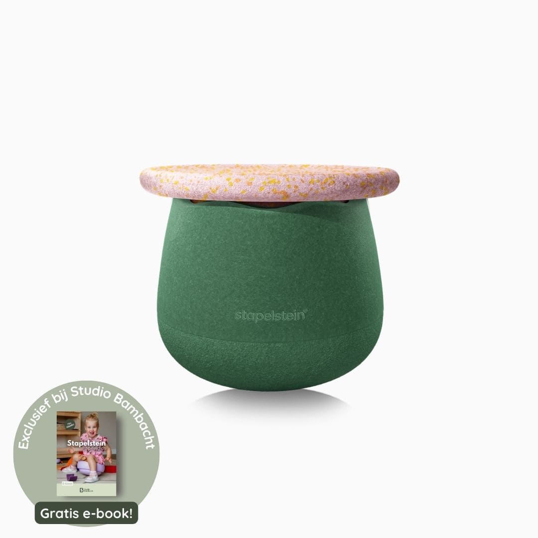 Stapelstein spring special dynamic small met donker groene base en balansbord petal in licht roze met gele en oranje spikkels