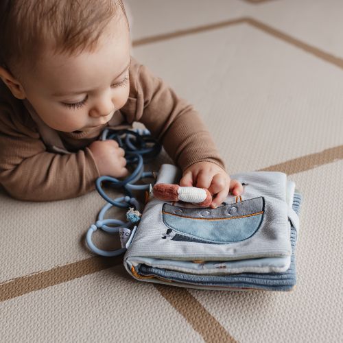 Stoffen babyboekjes, knisperboekjes en activiteitenboekjes bij Studio Bambacht