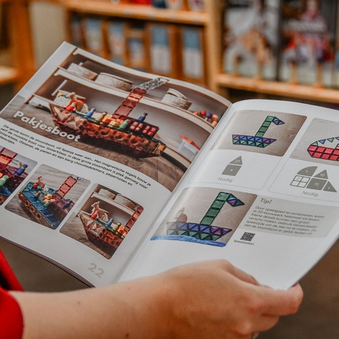 Connetix speelgids met Sinterklaas bouwideeën voor magnetische tegels