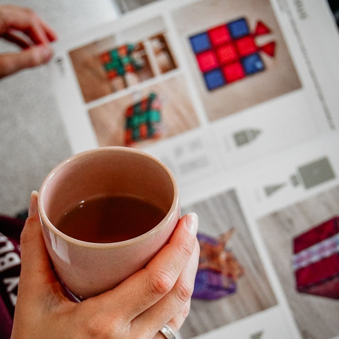 Connetix speelgids met Sinterklaas bouwideeën voor magnetische tegels