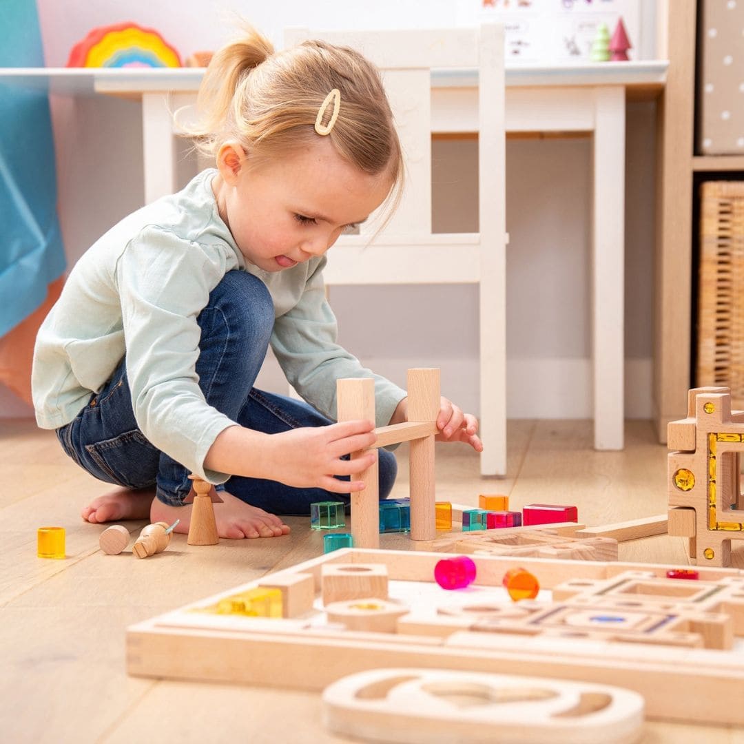 tickit houten blokkenset met glinsterstenen en lucent cubes om te bouwen en puzzelen