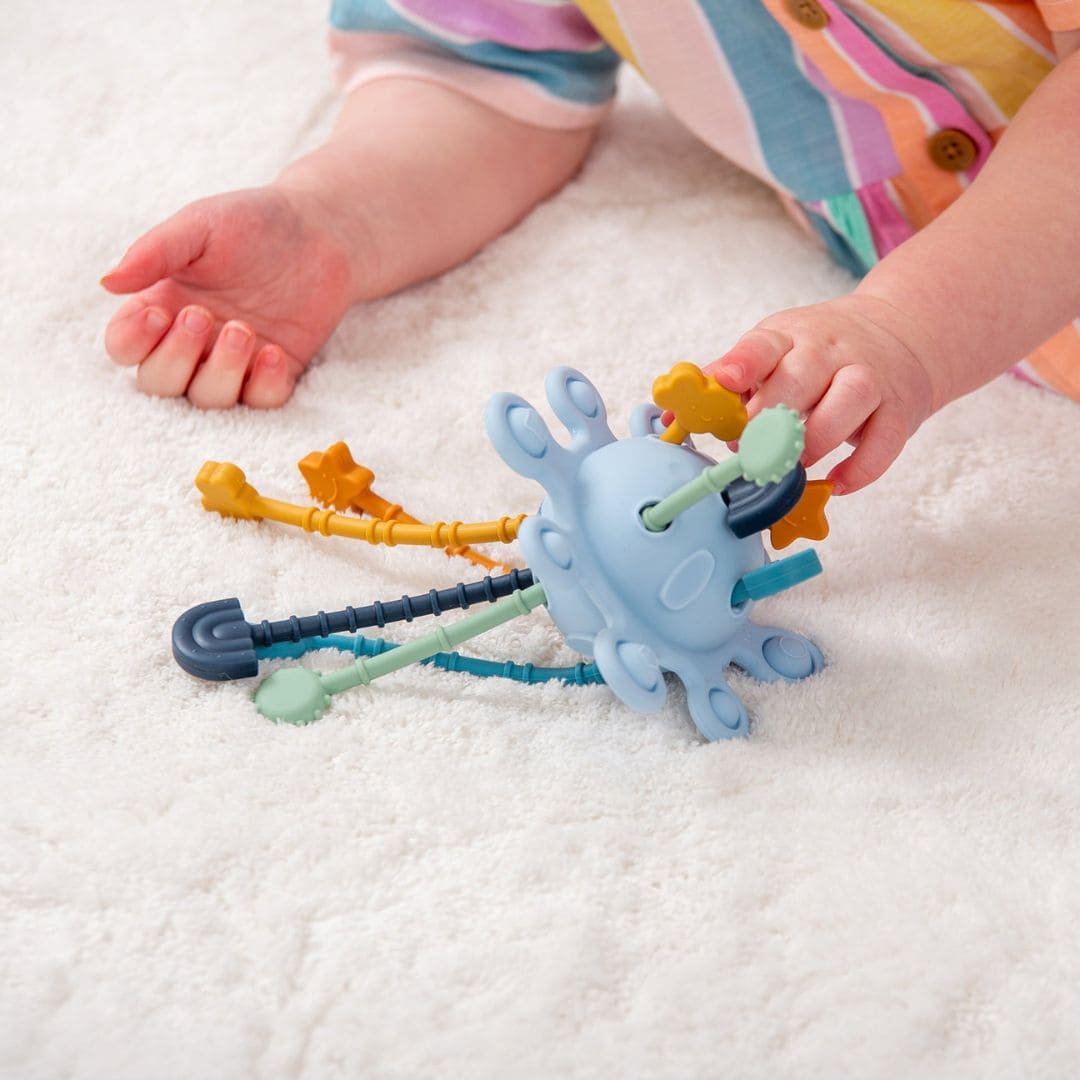 Tickit Zip Pull toy - neutral