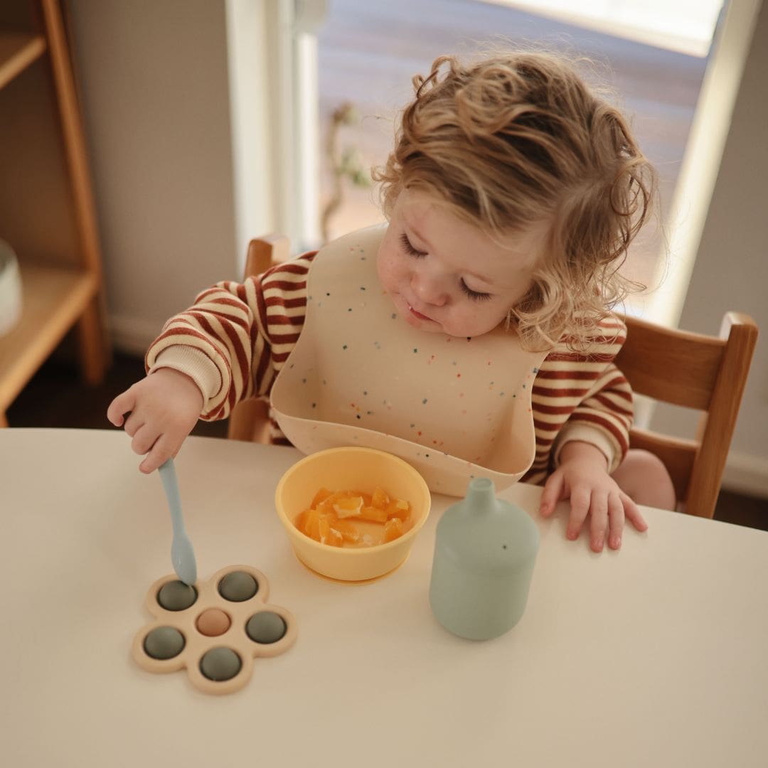 Mushie bloemvormige fidget toy dried thyme